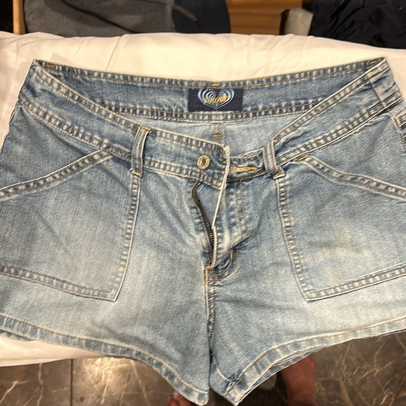 Jean Shorts - Picture 3 of 6